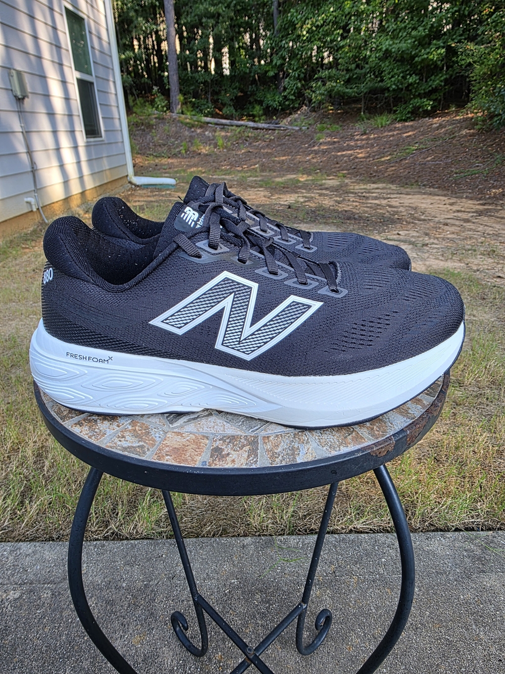 New Balance Fresh Foam X 880v15 Black/White Sneaker Men Sz 10.5 Women Sz 12 4E
